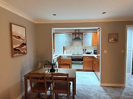 Quaint Bracknell Apartment With Two Bedrooms