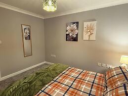 Quaint Bracknell Apartment With Two Bedrooms