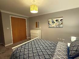 Quaint Bracknell Apartment With Two Bedrooms