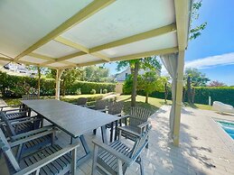 Delightful Villa With Garden and Pool in Albarella