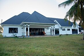 MWAMBANI BEACH VILLAS