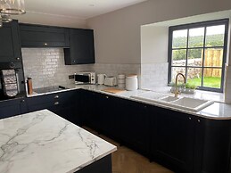 The Blacksmiths Shop hot tub Cottage