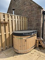 The Blacksmiths Shop hot tub Cottage