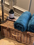 The Blacksmiths Shop hot tub Cottage