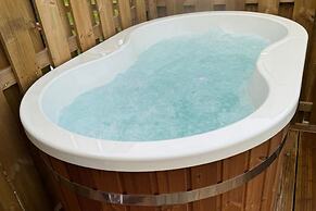 The Blacksmiths Shop hot tub Cottage