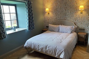 The Blacksmiths Shop hot tub Cottage