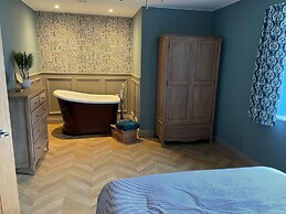 The Blacksmiths Shop hot tub Cottage