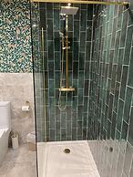 The Blacksmiths Shop hot tub Cottage