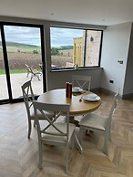 The Blacksmiths Shop hot tub Cottage