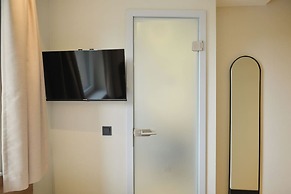 Day8 Hotel