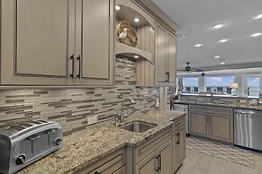 Green Reef #7- Emerald Horizon