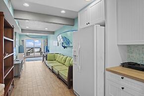 Green Reef #7- Emerald Horizon