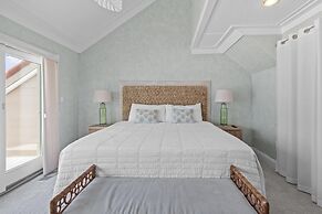 Green Reef #7- Emerald Horizon