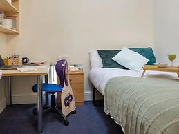 Student Only Cable Street