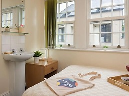 Student Only Cable Street