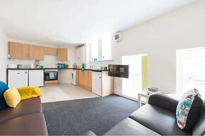 Student Only Cable Street