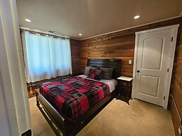 Lakefront Cabin in Prattville