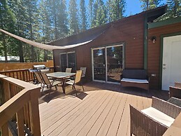 Lakefront Cabin in Prattville