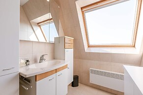 Huswell - Comfortable Apartment With Scenic Views