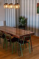 Huswell - Comfortable Apartment With Scenic Views