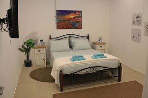 Assyr C - Santorini Cozy Retreat