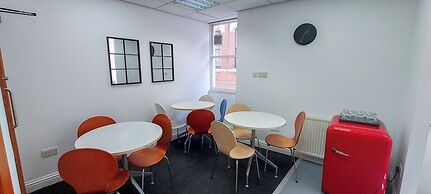 R S Hostels - leeds
