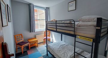 R S Hostels - leeds