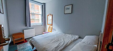 R S Hostels - leeds