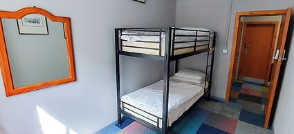 R S Hostels - leeds