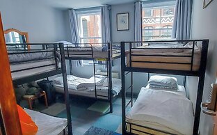 R S Hostels - leeds