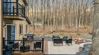 Stylish Renovated Home Open Layout, Coffee Bar + Near Hiking & Waterfa