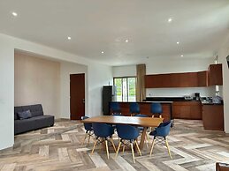 Tropical Elegance Studio CondoHotel