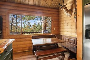 A Woodsy Mountain Retreat