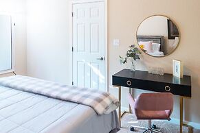 Austin Charm Home by The Key Rentals