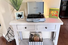 Austin Charm Home by The Key Rentals