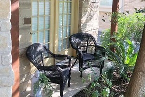 Austin Charm Home by The Key Rentals