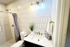 Austin Charm Home by The Key Rentals