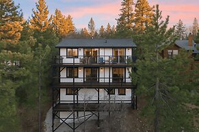 Modern Lodge Near Lake, Village, & Snow Summit Game Room, Decks, Firep