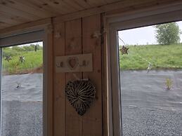 Tranquil Cabin Retreat in Llandovery