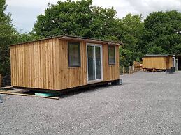 Tranquil Cabin Retreat in Llandovery