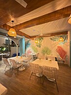 Adra Hostel Peten