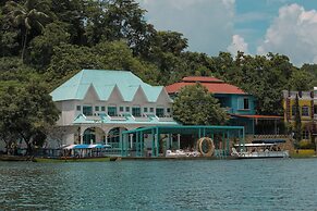 Adra Hostel Peten