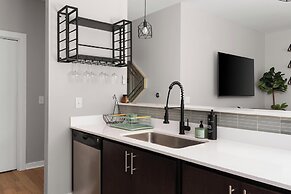 Rare 2BR in Prime Location