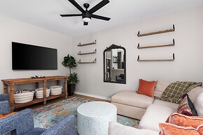 Rare 2BR in Prime Location