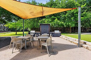 Rare 2BR in Prime Location