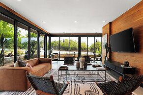 Rare 2BR in Prime Location