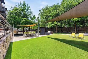 Rare 2BR in Prime Location