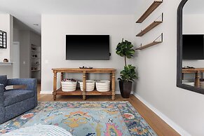 Rare 2BR in Prime Location