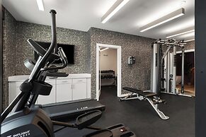 Rare 2BR in Prime Location