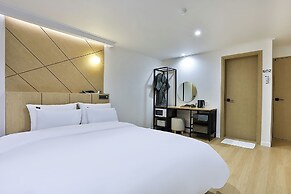 Brown Dot Hotel Gumi Okgye Branch